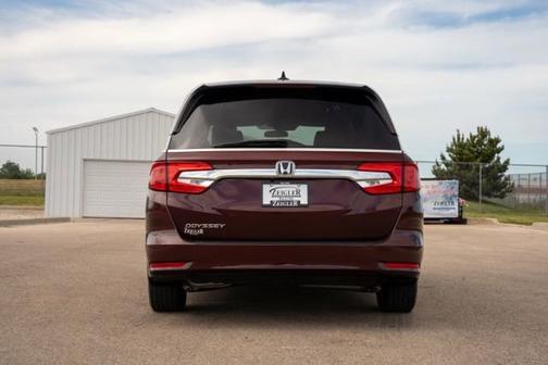 Deep Scarlet Pearl 2019 Honda Odyssey EX