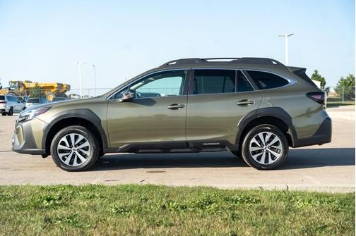 2023 Subaru Outback Premium
