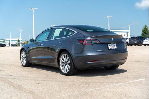 2019 Tesla Model 3 Mid Range