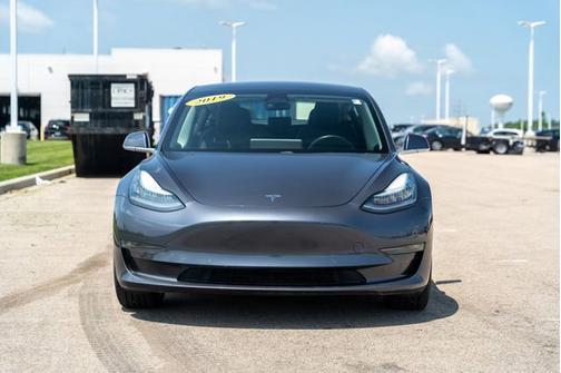 2019 Tesla Model 3 Mid Range