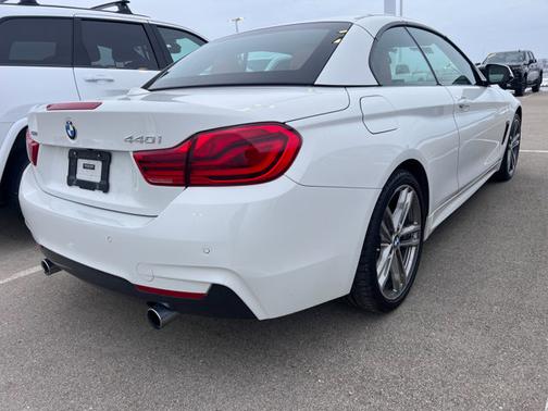 Photo 4 of 11 of 2018 BMW 440 i xDrive