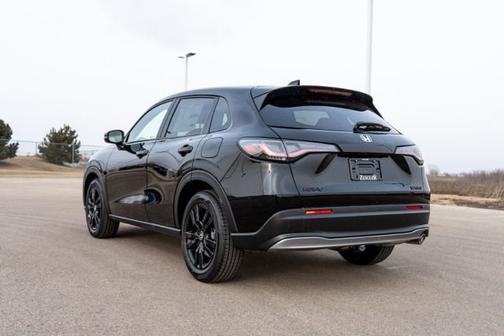 CRYSTAL BLACK 2026 Honda HR-V Sport