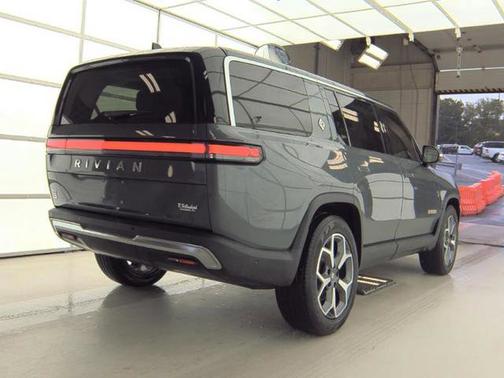 2023 Rivian R1S Adventure