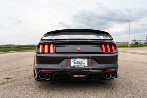 Black 2016 Ford Mustang Shelby GT350R