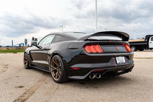Black 2016 Ford Mustang Shelby GT350R
