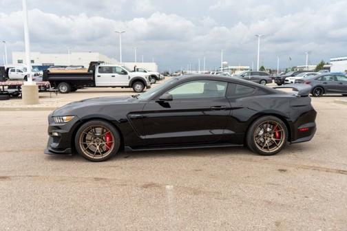 Black 2016 Ford Mustang Shelby GT350R