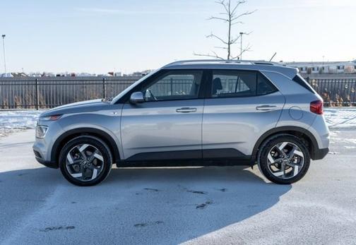 2023 Hyundai VENUE SEL