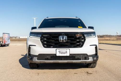 Platinum White Pearl 2024 Honda Pilot TrailSport