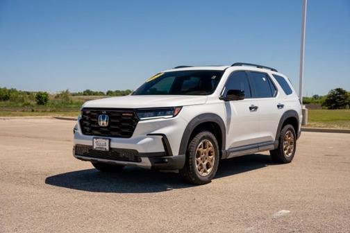 Platinum White Pearl 2024 Honda Pilot TrailSport