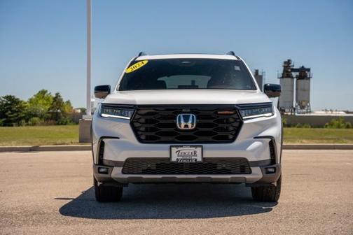 Platinum White Pearl 2024 Honda Pilot TrailSport