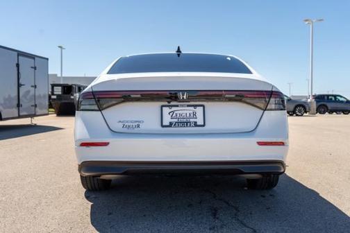 Platinum White Pearl 2025 Honda Accord SE
