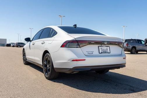 Platinum White Pearl 2025 Honda Accord SE