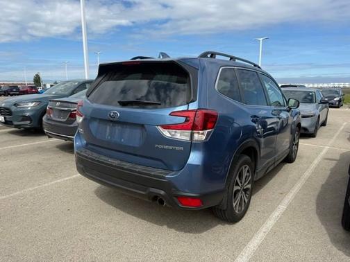 Horizon Blue Pearl 2022 Subaru Forester Limited