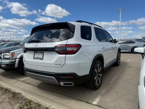 Platinum White Pearl 2025 Honda Pilot Elite