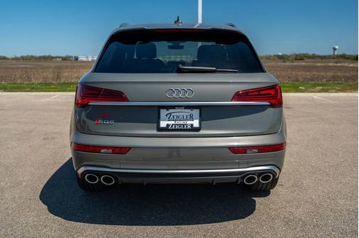 2024 Audi SQ5 Premium Plus