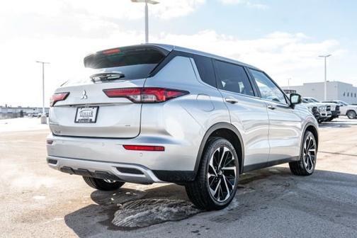 2024 Mitsubishi Outlander SE Black Edition