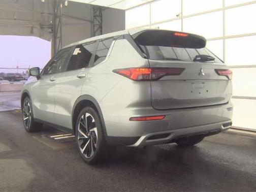 2024 Mitsubishi Outlander SE Black Edition