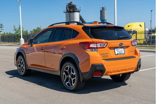 Photo 4 of 39 of 2018 Subaru Crosstrek 2.0i Limited