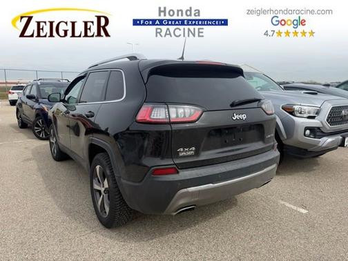 Diamond Black Crystal Pearlcoat 2019 Jeep Cherokee Limited