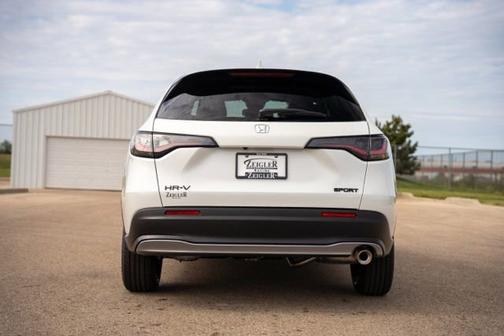 Platinum White Pearl 2027 Honda HR-V Sport