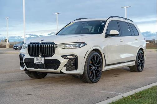 2022 BMW X7 M50i