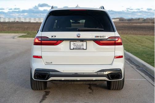 2022 BMW X7 M50i