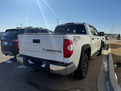 2017 Toyota Tundra SR5