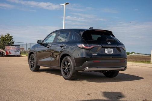 CRYSTAL BLACK 2027 Honda HR-V Sport