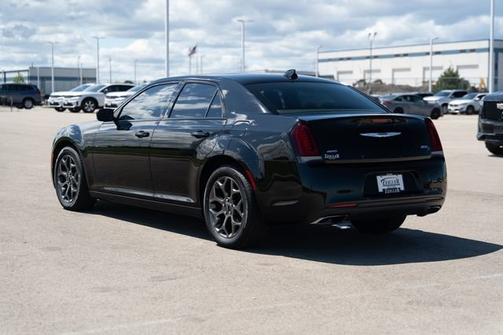 2018 Chrysler 300 S