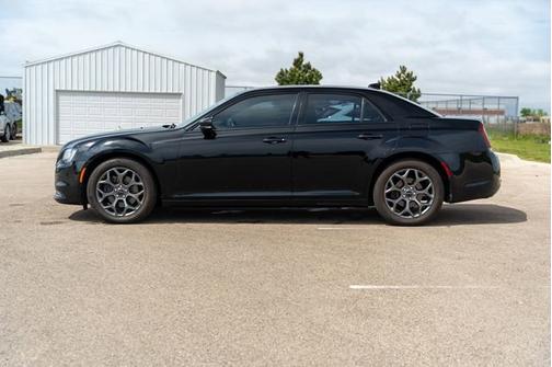 2018 Chrysler 300 S