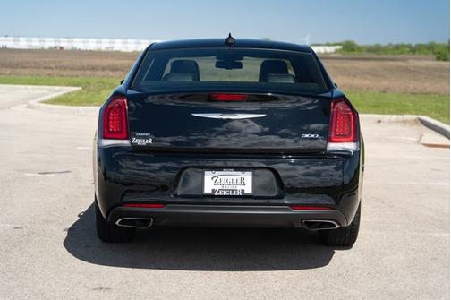 2018 Chrysler 300 S