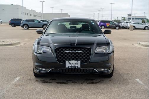 2018 Chrysler 300 S