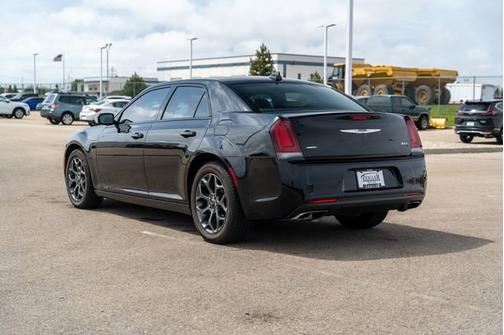 2018 Chrysler 300 S