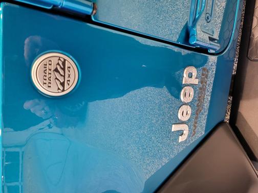 Photo 6 of 6 of 2020 Jeep Wrangler Sport S
