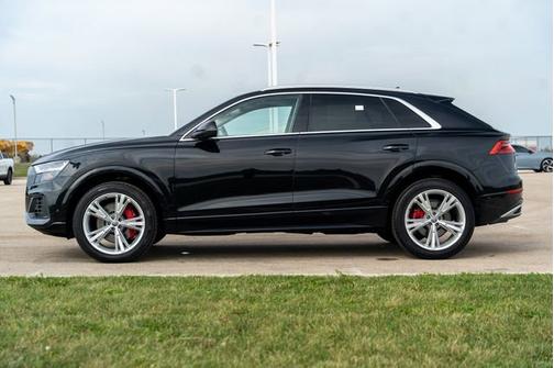 2019 Audi Q8 Premium Plus