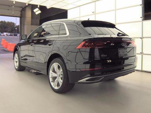 2019 Audi Q8 Premium Plus