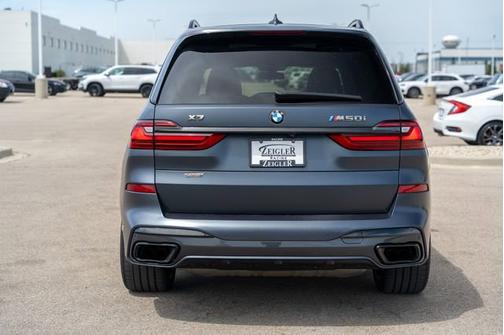 2021 BMW X7 M50i