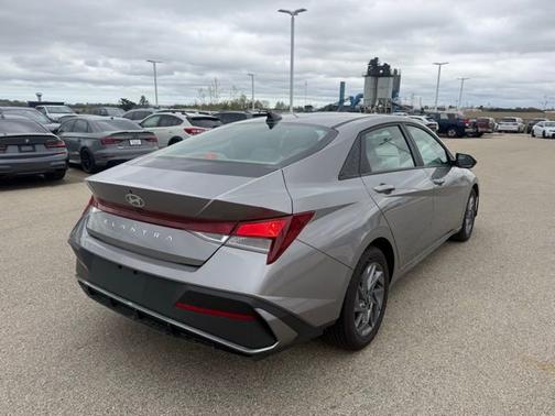 Fluid Metal 2024 Hyundai ELANTRA SEL