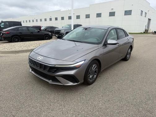 Fluid Metal 2024 Hyundai ELANTRA SEL