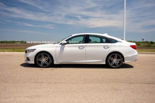 Platinum White Pearl 2021 Honda Accord Touring
