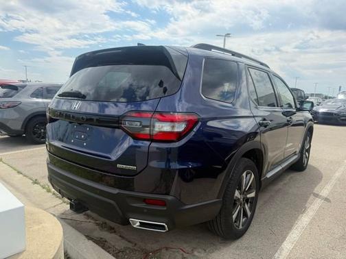 Obsidian Blue Pearl 2023 Honda Pilot Touring