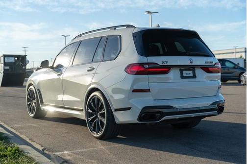 2022 BMW X7 M50i