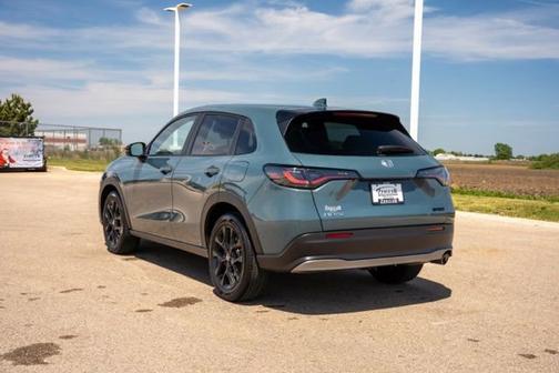 Nordic Forest Pearl 2025 Honda HR-V Sport