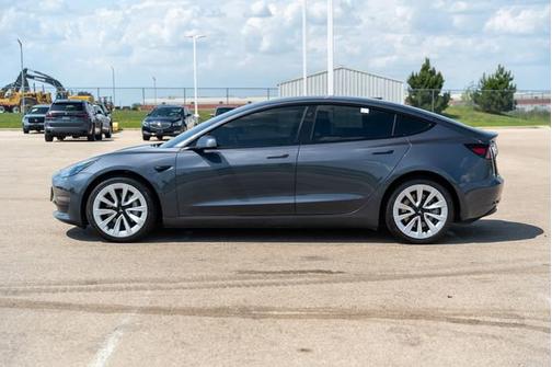 2023 Tesla Model 3 Base