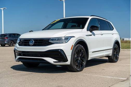 2022 Volkswagen Tiguan SE R-Line Black