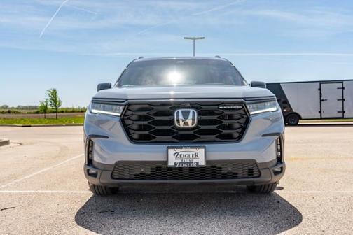 Sonic Gray Pearl 2025 Honda Pilot Black Edition