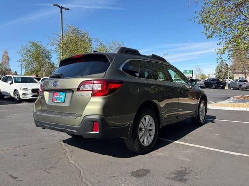 Wilderness Green Metallic 2019 Subaru Outback 2.5i Premium