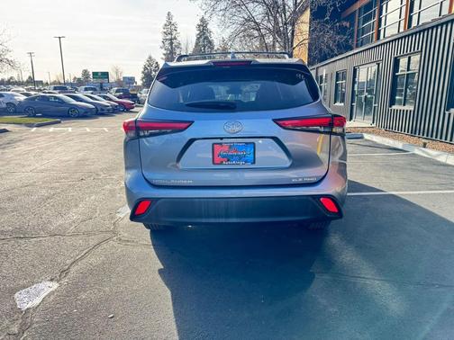 Moon Dust 2020 Toyota Highlander XLE