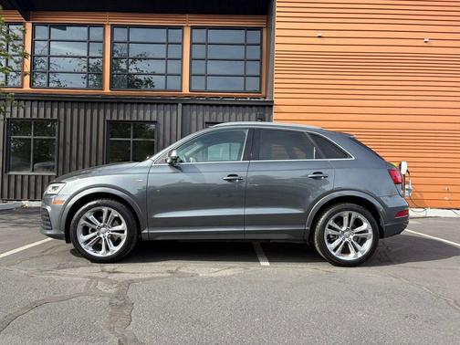 Daytona Gray Pearl 2018 Audi Q3 2.0T Sport Premium