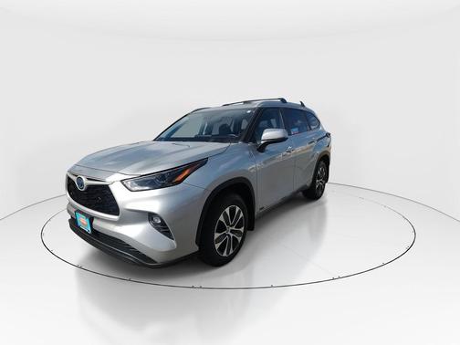 2023 Toyota Highlander Hybrid XLE